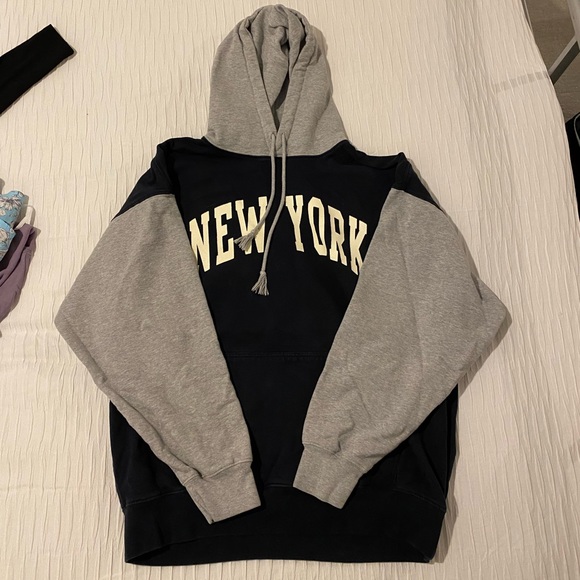 Brandy Melville Tops Brandy Melville Christy New York Hoodie Poshmark